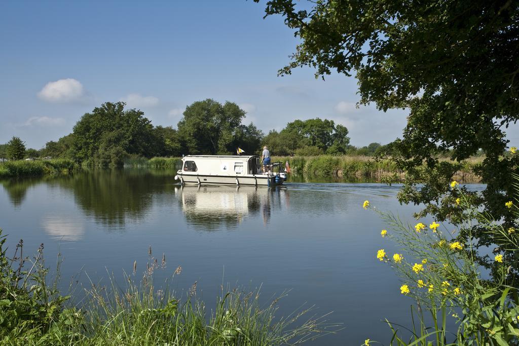 Oxford Riverside Glamping Exterior photo